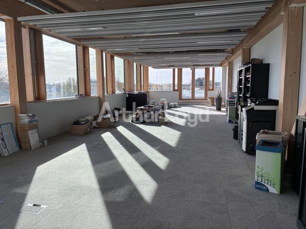Bureaux à louer à Villeneuve d'Ascq éco-performants et parking sur site