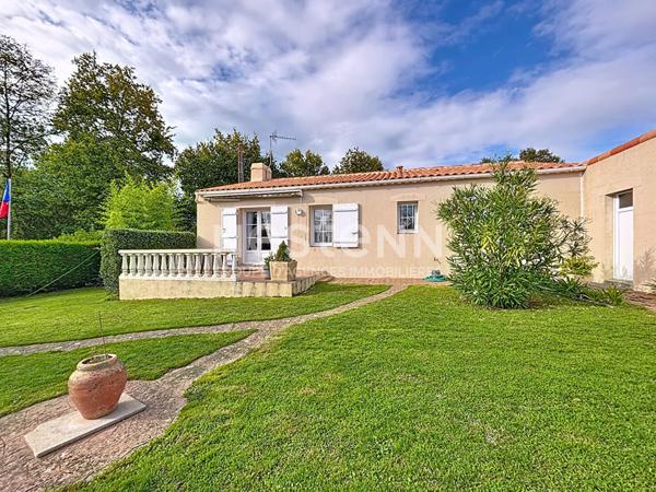 Maison a vendre a Saint Leger Les Vignes - 2 chambres, jardin et garage