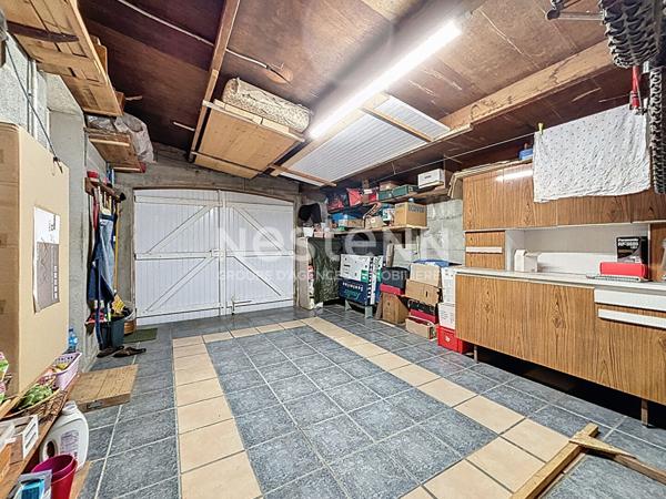 Maison a vendre a Saint Leger Les Vignes - 2 chambres, jardin et garage