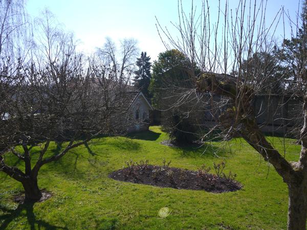 Maison bourgeoise en pierre , belles prestations .