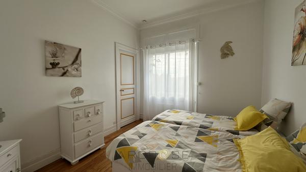 Maison bourgeoise en pierre , belles prestations .
