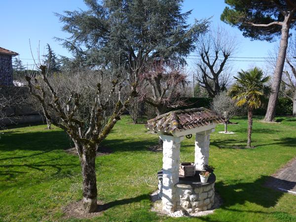 Maison bourgeoise en pierre , belles prestations .
