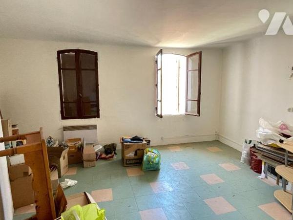 A  vendre -Corbières en Provence (04) - Alpes-de-Haute-Provence: Maison de village d'env 58,62 ...