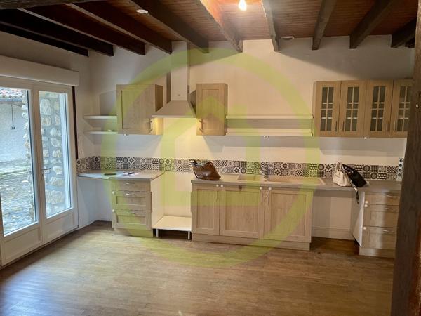 Maison à RUELLE SUR TOUVRE (16600)