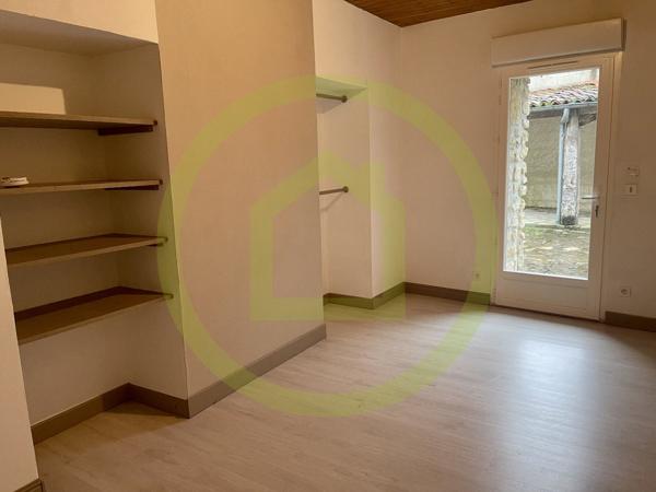 Maison à RUELLE SUR TOUVRE (16600)