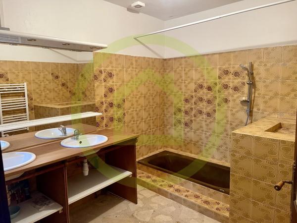 Maison à RUELLE SUR TOUVRE (16600)