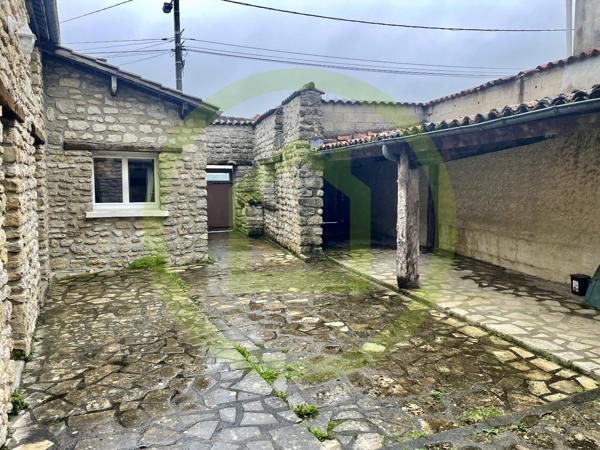 Maison à RUELLE SUR TOUVRE (16600)