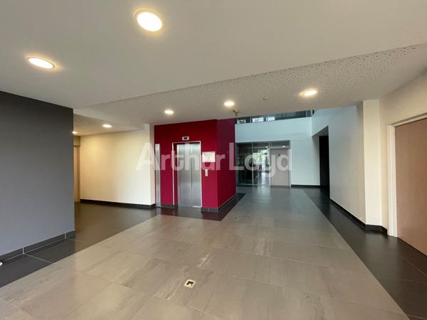 BUREAUX À LOUER - PARFAIT ÉTAT - SECTEUR ST OMER