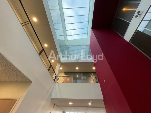 BUREAUX À LOUER - PARFAIT ÉTAT - SECTEUR ST OMER