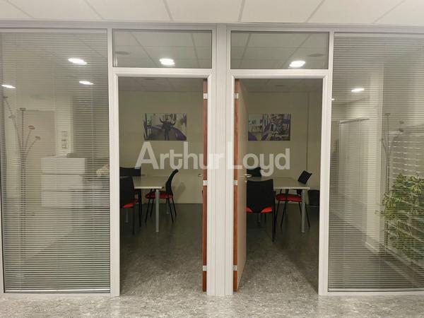 BUREAUX À LOUER - PARFAIT ÉTAT - SECTEUR ST OMER