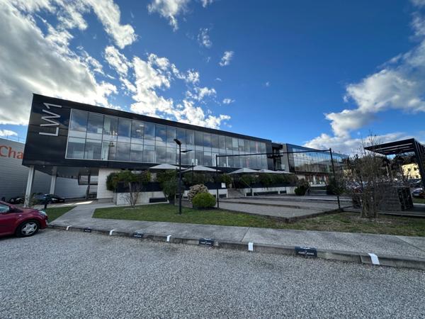 bureaux à vendre CHAPONOST (69) magnifique plateau de 160m2 dans l'immeuble LW1, face à la gare de Chaponost