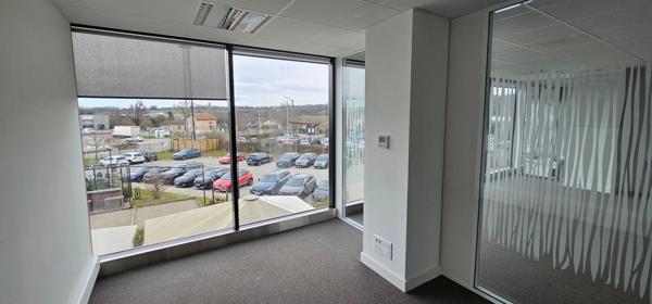 bureaux à vendre CHAPONOST (69) magnifique plateau de 160m2 dans l'immeuble LW1, face à la gare de Chaponost