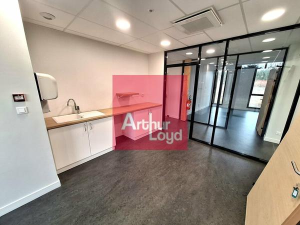 CHATEL GUYON A VENDRE BUREAUX - BATIMENT INDEPENDANT- 414M²