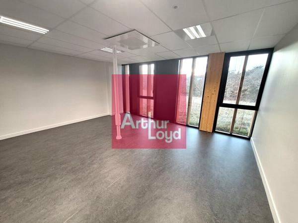 CHATEL GUYON A VENDRE BUREAUX - BATIMENT INDEPENDANT- 414M²