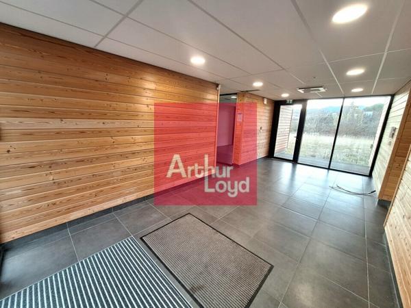 CHATEL GUYON A VENDRE BUREAUX - BATIMENT INDEPENDANT- 414M²
