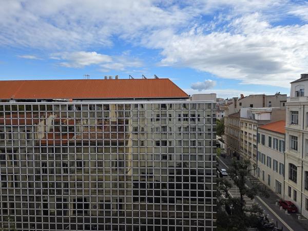 Beau studio meublé dernier étage