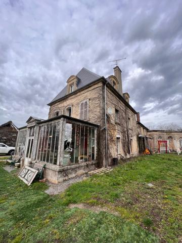 Manoir d'Exception à Le Rheu - Charme Historique et Opportunités Modernes - Une adresse prestigieuse à découvr