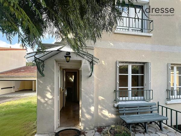 Maison Suresnes - 7 pièce(s) , 5 chambres de 149m² et 299m² de terrain