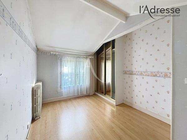 Maison Suresnes - 7 pièce(s) , 5 chambres de 149m² et 299m² de terrain