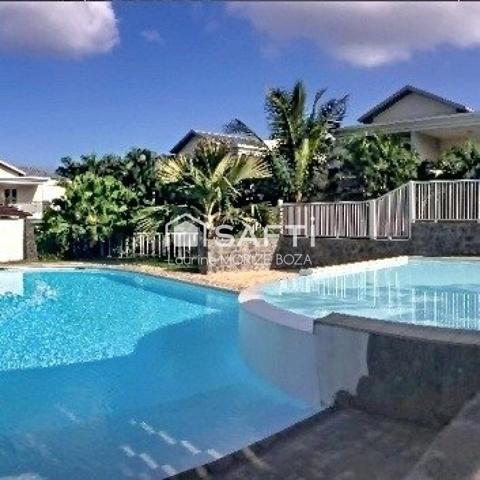 Duplex T3 dans résidence avec piscine et parking.