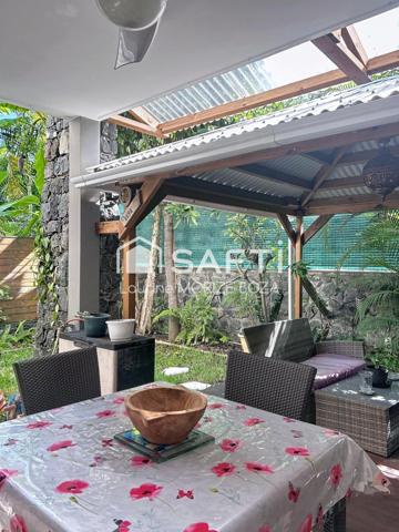 Duplex T3 dans résidence avec piscine et parking.