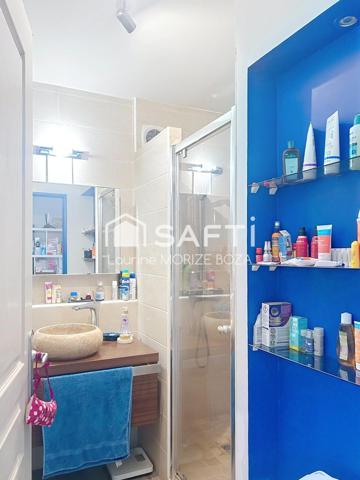 Duplex T3 dans résidence avec piscine et parking.