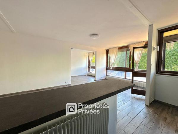 Appartement 4 pièces 79 m2 avec balcon, parking et cave