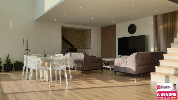 Maison 8 pièces de 213 m²