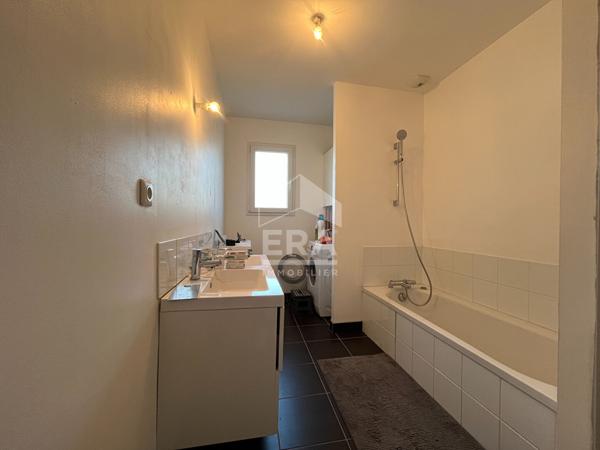 Maison T6 à vendre - 10 KMS EST DE BLOIS - Maison récente de 2014, 4 Chbs, calme et confort