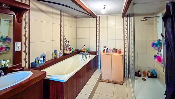 Maison T4 90 m² + véranda 28 m² sur jardin 670 m²