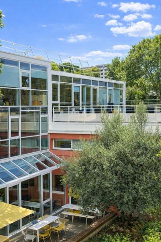 Immeuble exceptionnel de bureaux à acquérir à St Cloud, jardins et terrasses privatifs - Rare sur le secteur