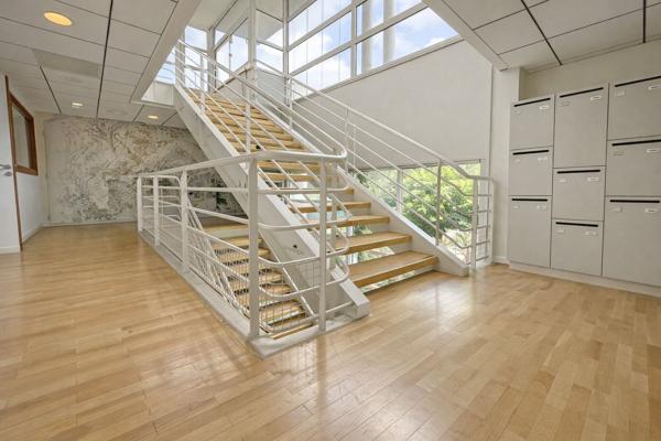 Immeuble exceptionnel de bureaux à acquérir à St Cloud, jardins et terrasses privatifs - Rare sur le secteur