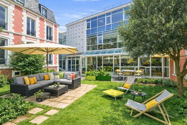 Immeuble exceptionnel de bureaux à acquérir à St Cloud, jardins et terrasses privatifs - Rare sur le secteur