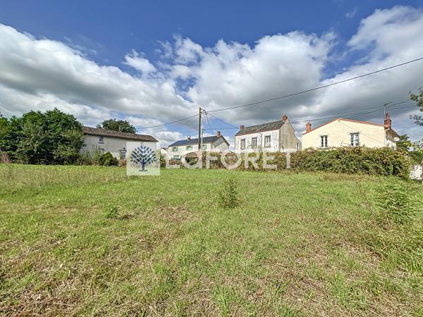 Achat terrain Bressuire - 1945 m² - 24 640 €