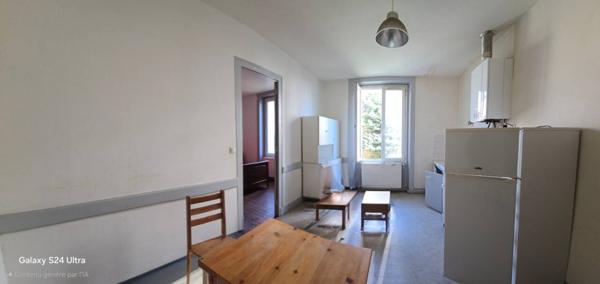 Immeuble à vendre 14 pièces de 215 m²
