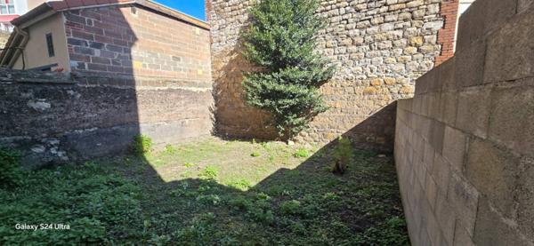 Immeuble à vendre 14 pièces de 215 m²