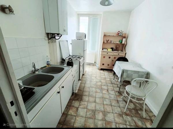 Immeuble à vendre 14 pièces de 215 m²
