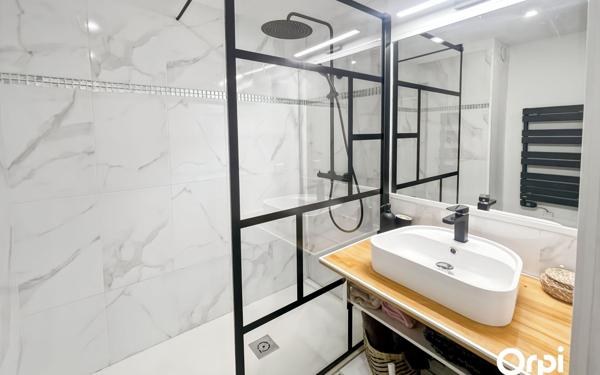 Appartement à vendre    2 pièces • 42 m2 Cavalaire-sur-Mer