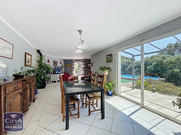Maison à vendre 5 pièces 152m² Nîmes (30000)