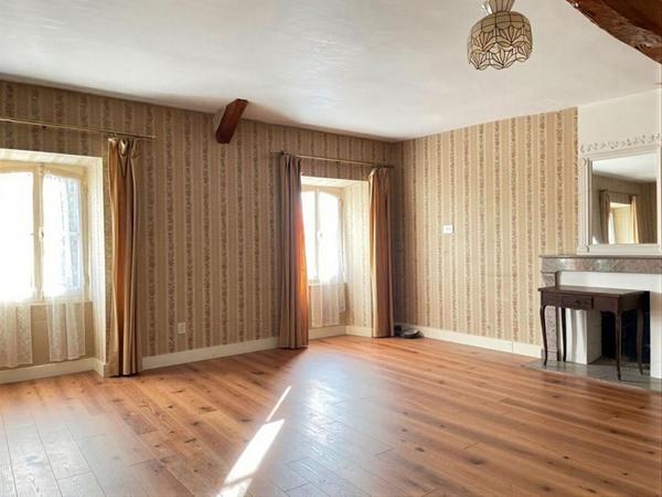 Maison de Maître 1860 - 371 m² - 6 chambres - Domaine avec dépendances - Proche Surgères & Aigrefeuille