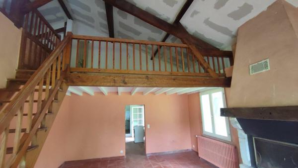 Maison à vendre    7 pièces •  Pouillon