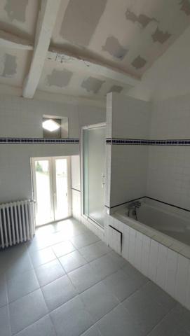 Maison à vendre    7 pièces •  Pouillon