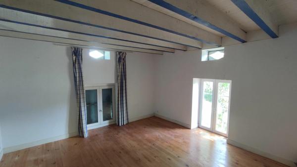 Maison à vendre    7 pièces •  Pouillon