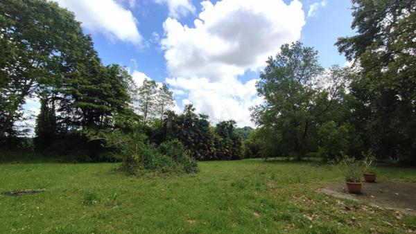 Maison à vendre    7 pièces •  Pouillon