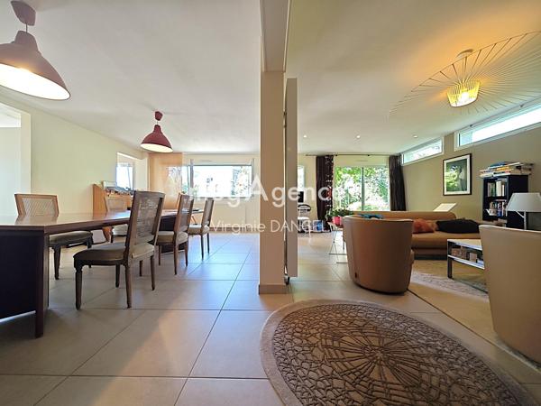 Maison à REGUINY, 56500 - 15 pièces 360m²