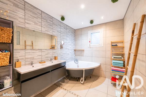 Maison à vendre 5 pièces 100 m² Beuvrages
