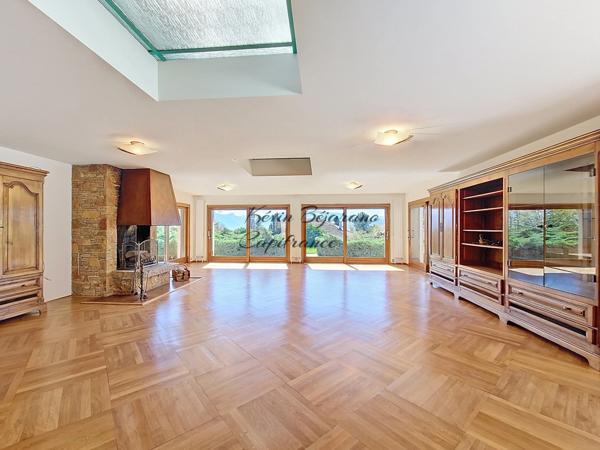 VETRAZ-MONTHOUX – Maison individuelle de 270 m² – Pièce de vie 110 m² – Terrain 4 851 m² sans vis-à-vis