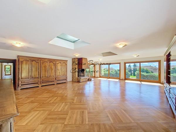 VETRAZ-MONTHOUX – Maison individuelle de 270 m² – Pièce de vie 110 m² – Terrain 4 851 m² sans vis-à-vis