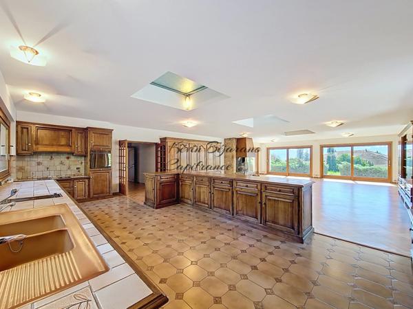 VETRAZ-MONTHOUX – Maison individuelle de 270 m² – Pièce de vie 110 m² – Terrain 4 851 m² sans vis-à-vis