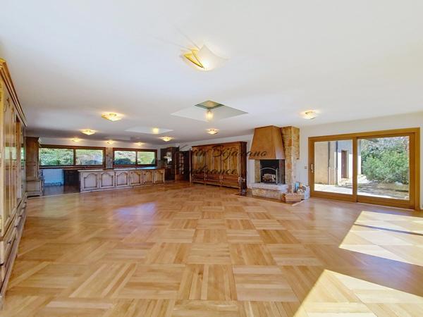 VETRAZ-MONTHOUX – Maison individuelle de 270 m² – Pièce de vie 110 m² – Terrain 4 851 m² sans vis-à-vis